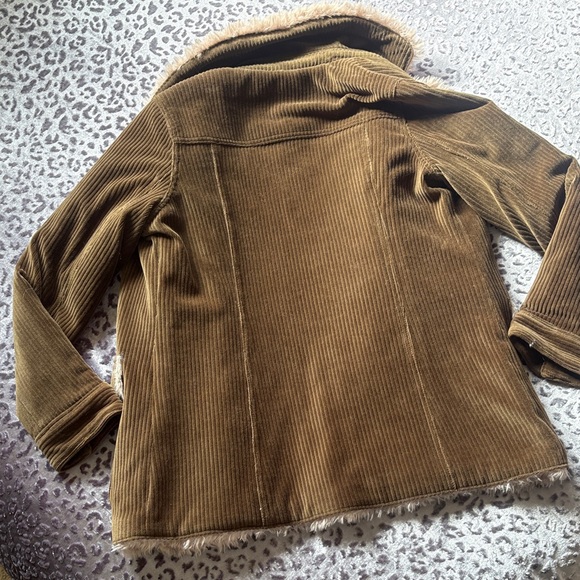 Sage Collective Olive Green Brown Corduroy Jacket with Cream Faux Fur Lining - Picture 8 of 9